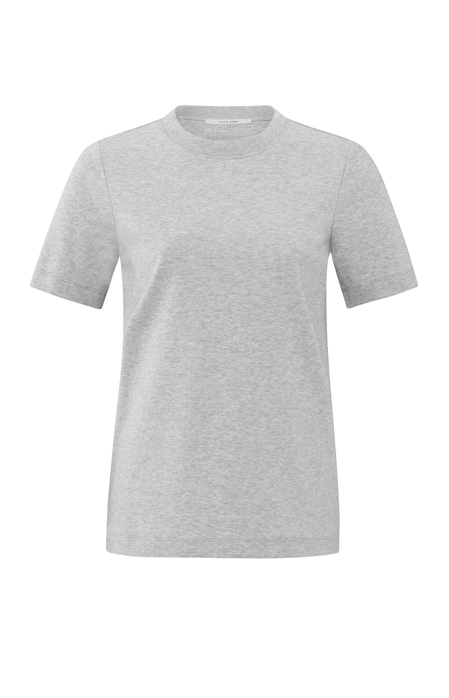 Basic T-shirt with short sleeves and round neck - Type: product