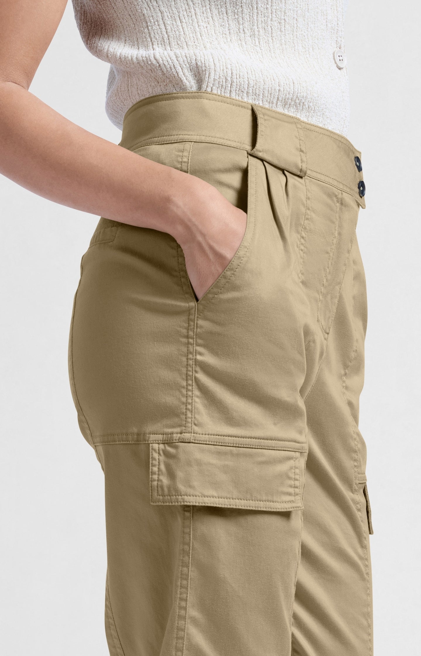 High waist cargo trousers with slim legs and pockets