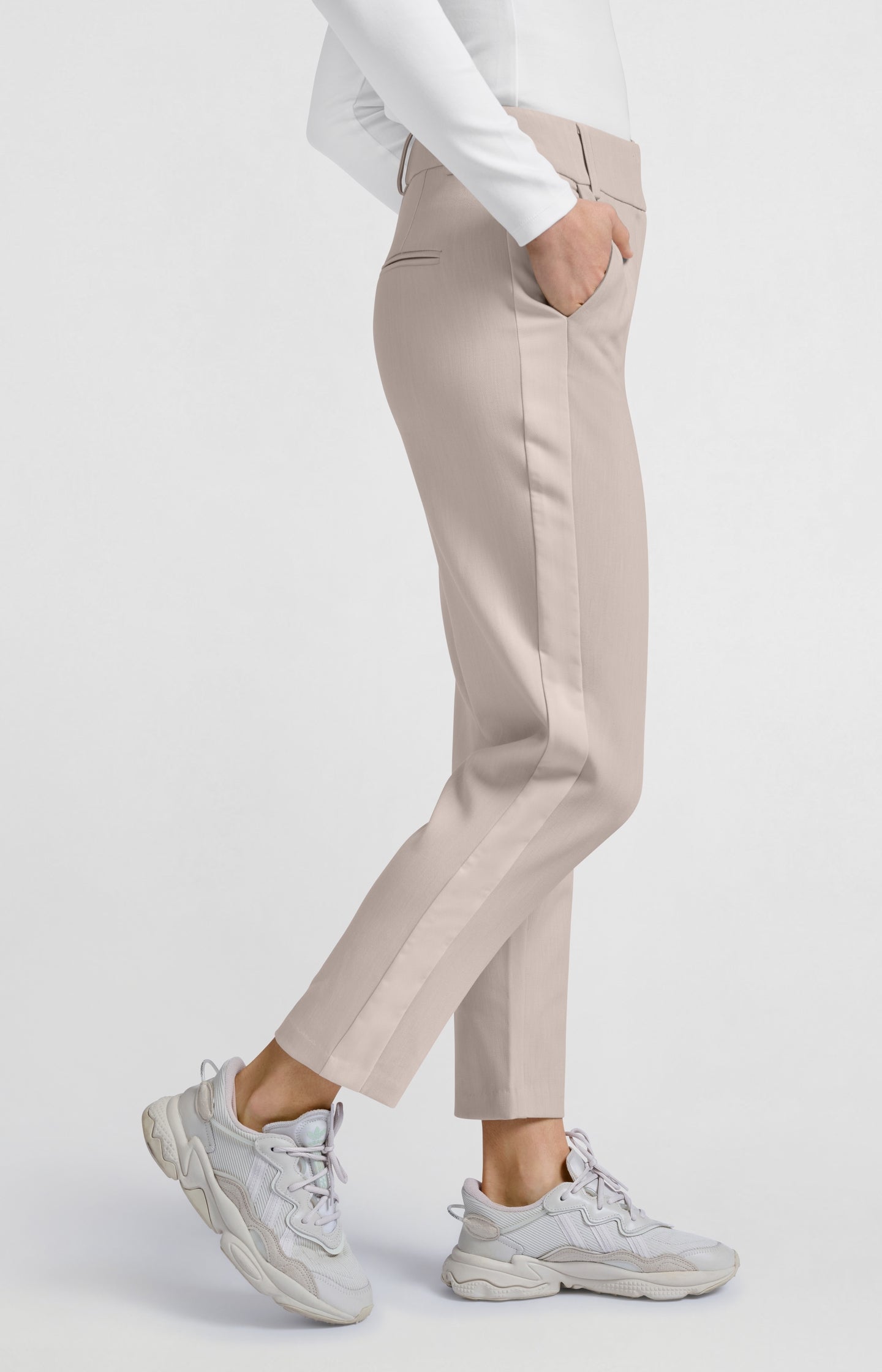 High-waist trousers with piping detail and straight legs