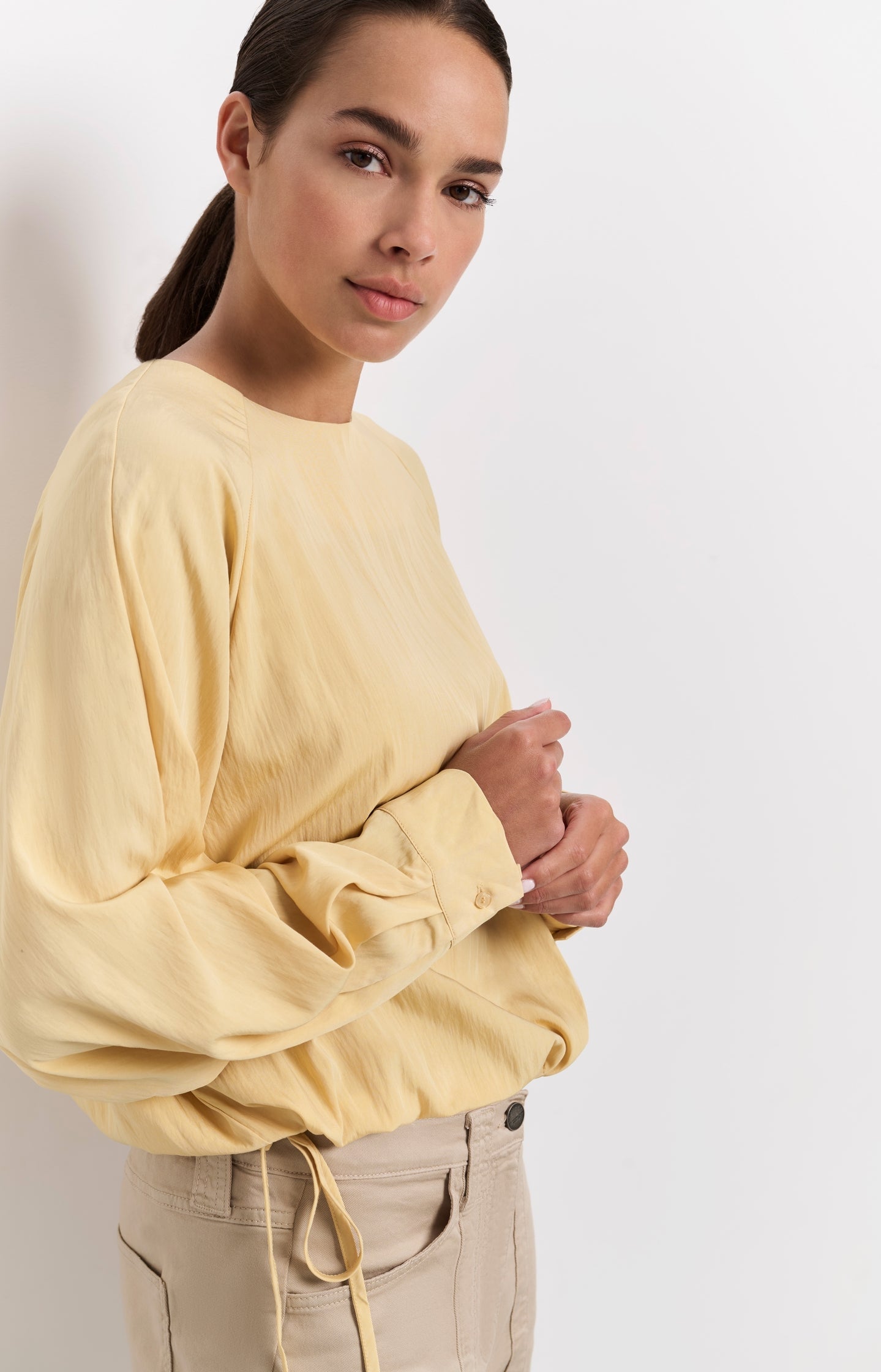 Long-sleeve top with drawcord and loose fit