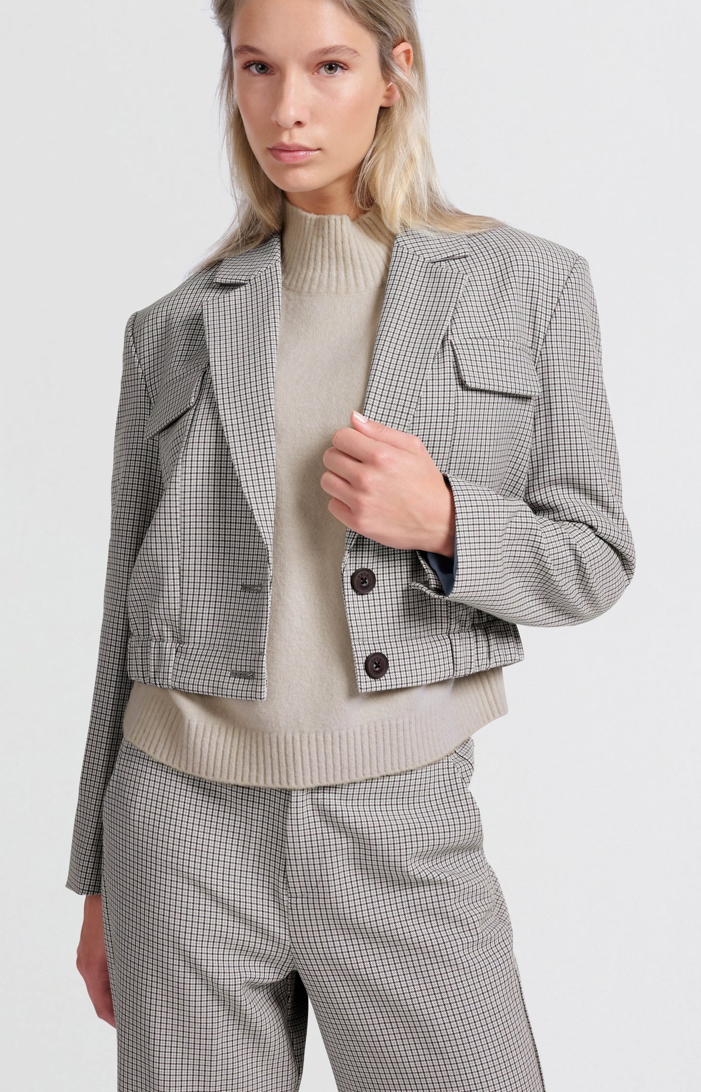 Short blazer with check pattern and elastic waist