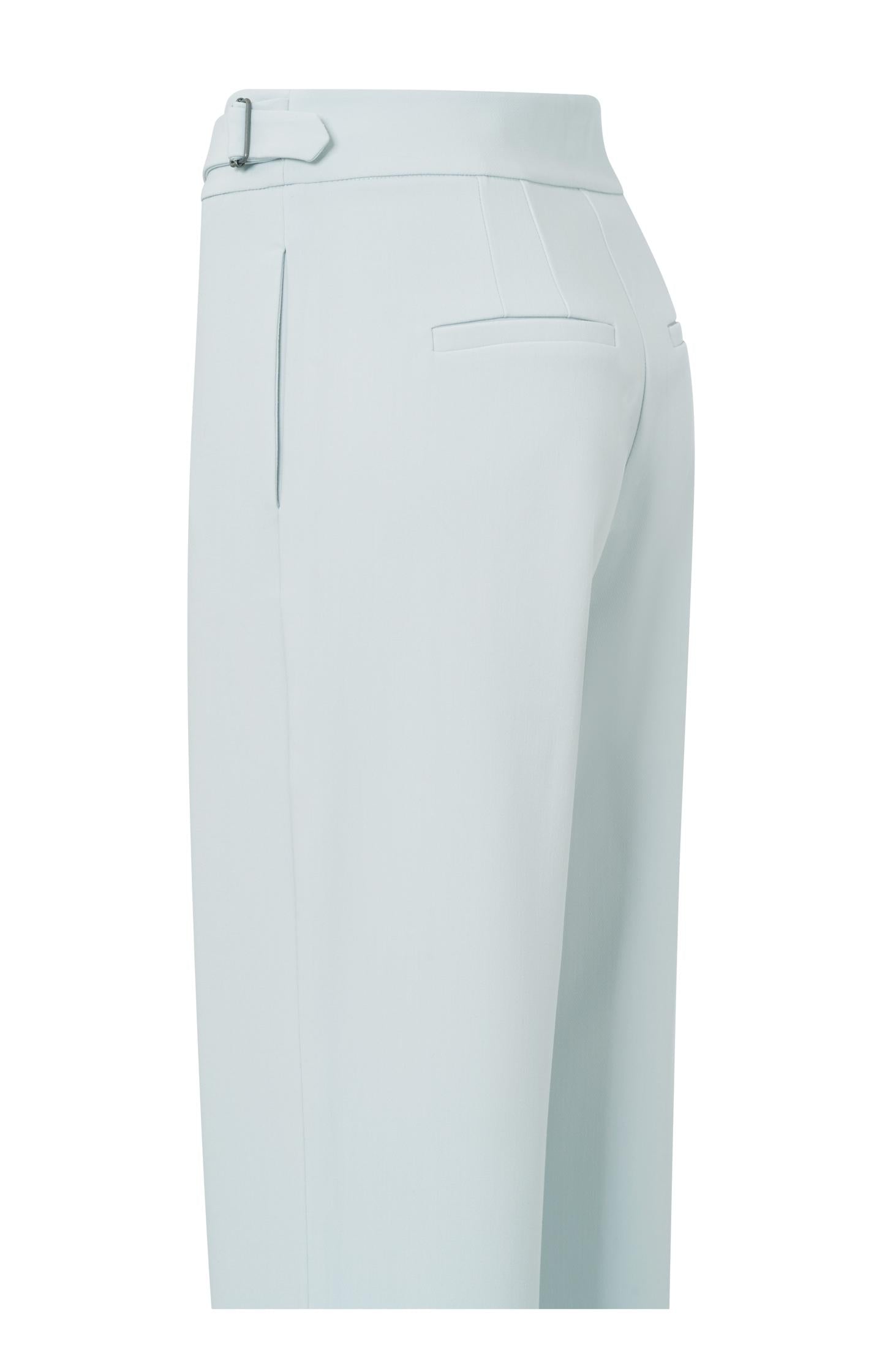 Trousers with high waist and buckle closure